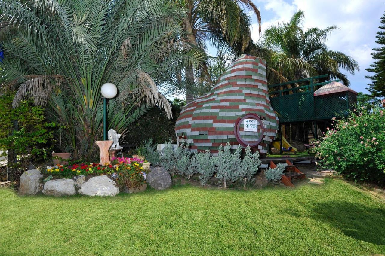 Family Cabin Menahemya Exterior photo